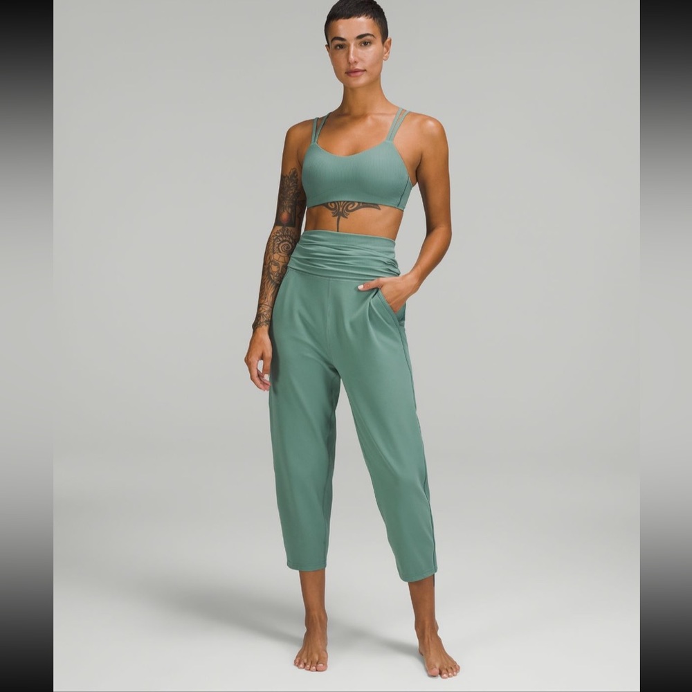 Lululemon Align SHR Ribbed Waist Cropped Jogger - Picture 2 of 7